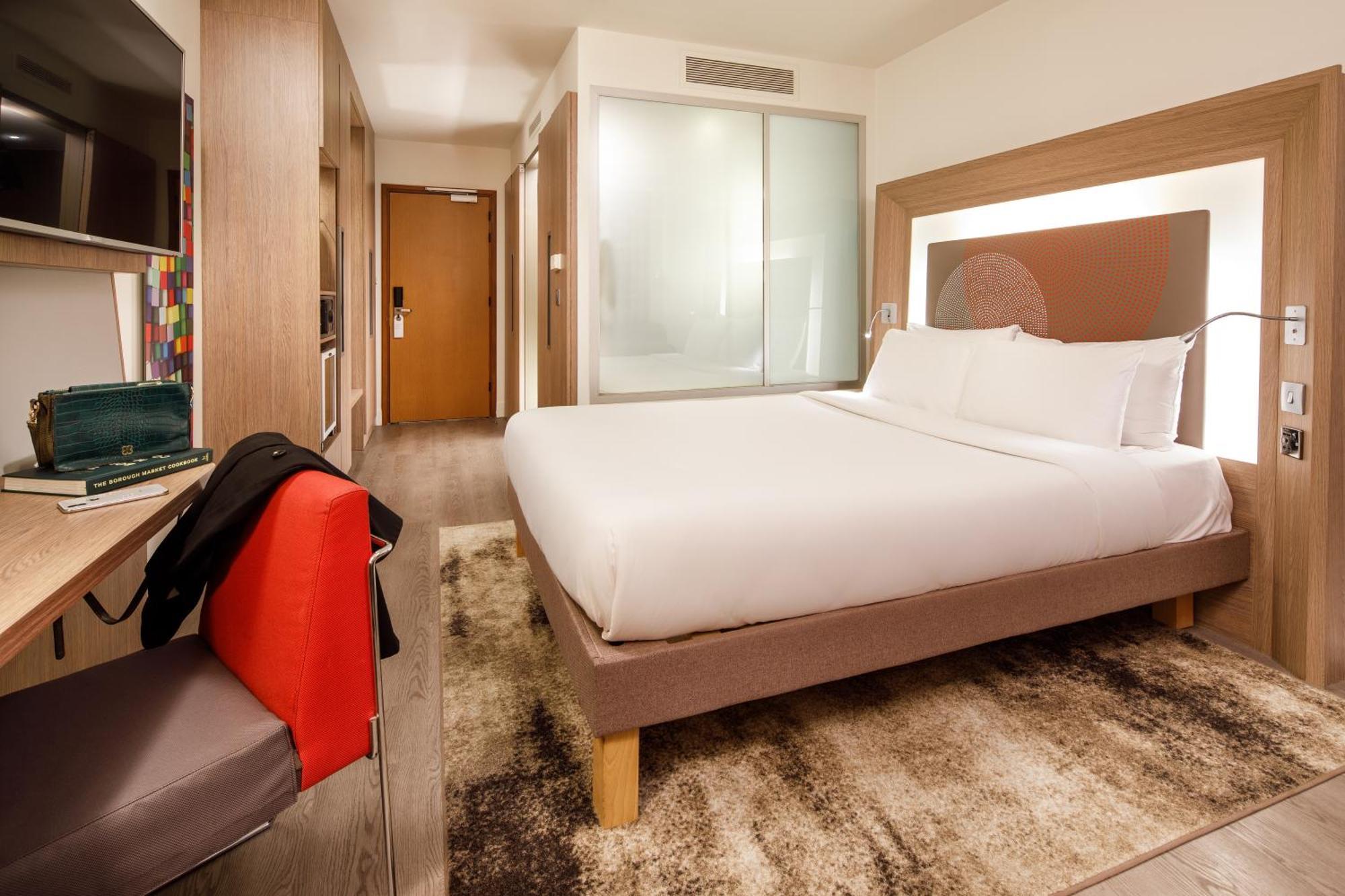 Novotel London Bridge Exterior photo