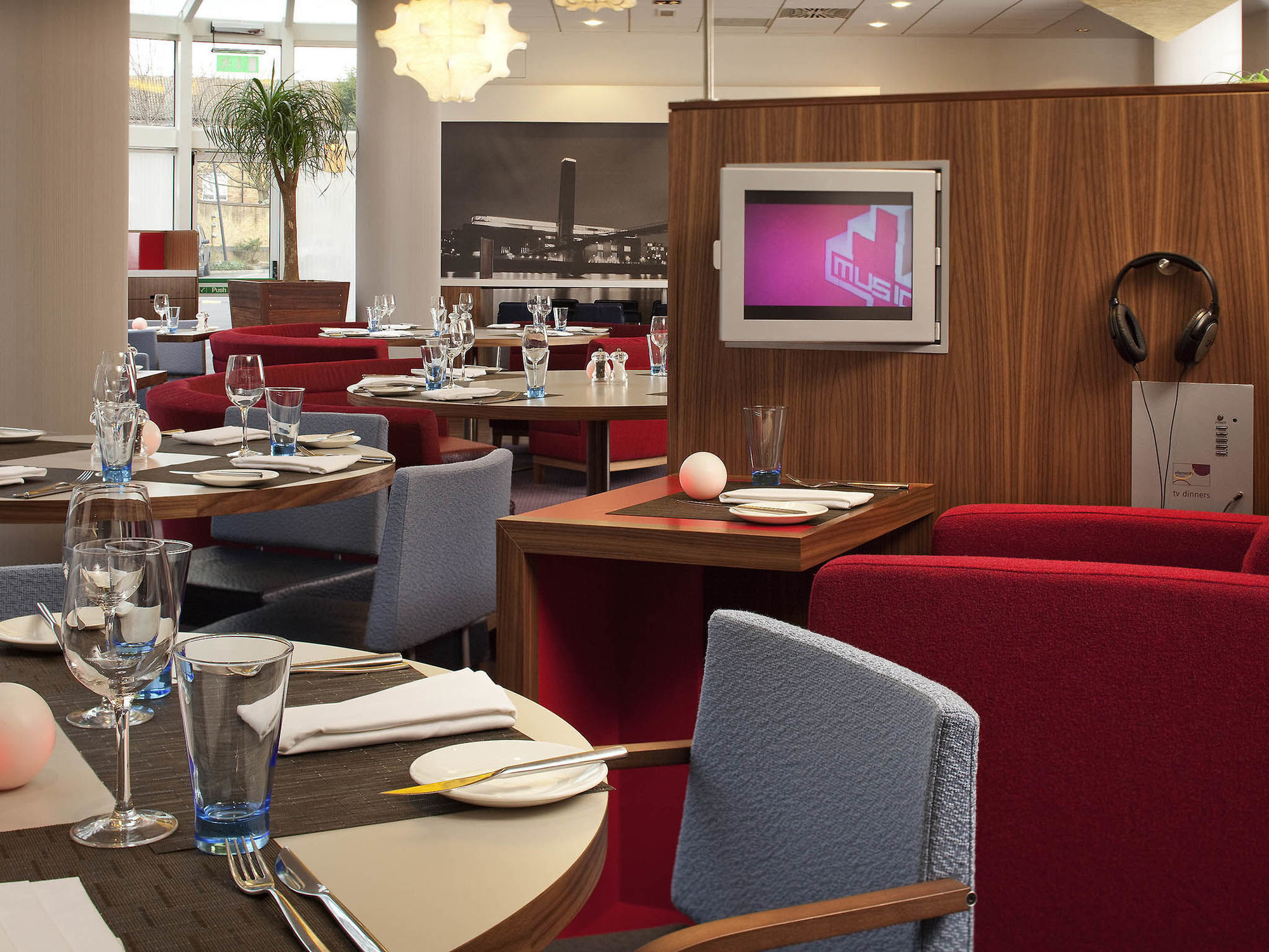 Novotel London Bridge Exterior photo